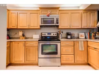 Photo #6: 19242932 Listing