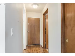 Photo #2: 19243544 Listing