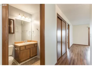 Photo #3: 19243544 Listing