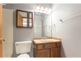 Photo #4: 19243544 Listing