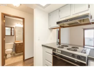 Photo #5: 19243544 Listing