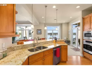 Photo #2: 19244468 Listing
