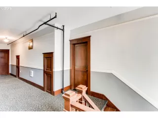 Photo #2: 19246859 Listing