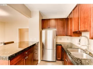 Photo #6: 19246859 Listing