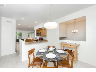 Photo #5: 19252142 Listing 