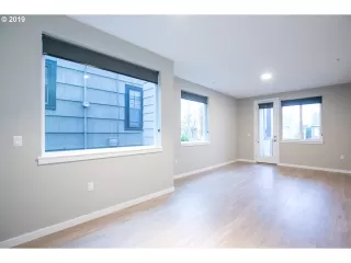 Photo #5: 19256975 Listing