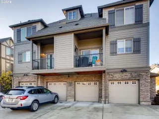 Photo #2: 19257734 Listing