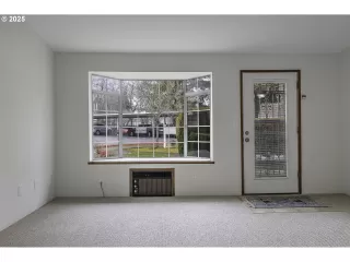 Photo #5: 192583323 Listing