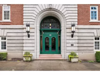 More Details about MLS # 192605950 : 2015 NW FLANDERS ST