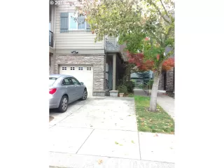 Photo #1: 19261365 Listing