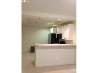 Photo #3: 19261365 Listing