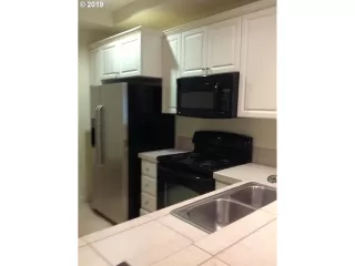 Photo #4: 19261365 Listing