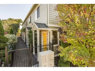 More Details about MLS # 19264367 : 1126 NE 60TH AVE