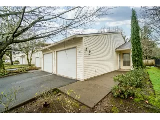 Photo #1: 19268425 Listing