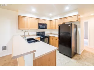 Photo #6: 19268425 Listing