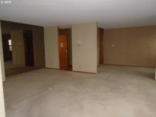 Photo #2: 19268487 Listing 