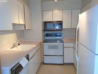 Photo #4: 19268487 Listing 