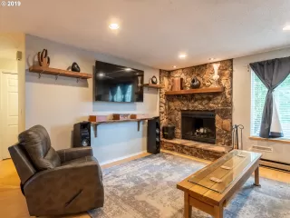 Photo #1: 19270399 Listing