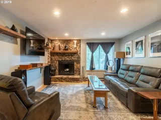 Photo #2: 19270399 Listing