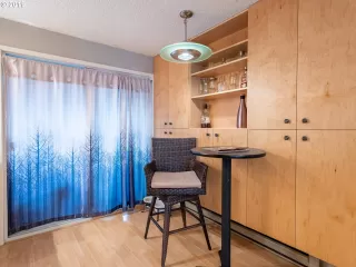 Photo #6: 19270399 Listing