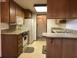 Photo #6: 19272954 Listing 