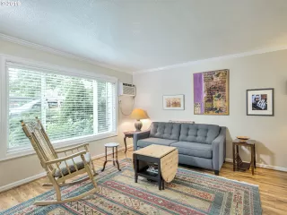 Photo #2: 19273969 Listing