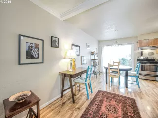 Photo #4: 19273969 Listing