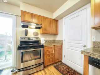 Photo #6: 19273969 Listing