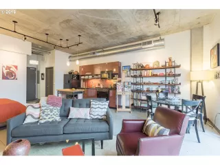 Photo #6: 19274842 Listing 