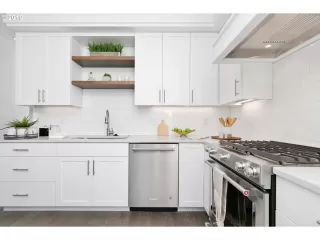 Photo #4: 19275989 Listing