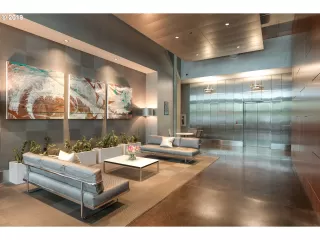 Photo #6: 19278315 Listing