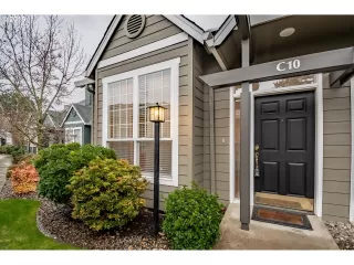 Photo #2: 19281155 Listing