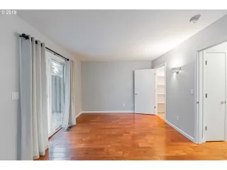 Photo #3: 19281155 Listing