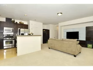 Photo #6: 19281426 Listing 