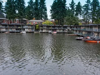 Photo #1: 19283562 Listing