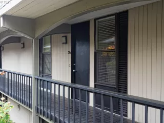 Photo #2: 19283562 Listing