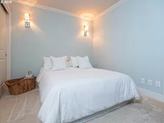 Photo #5: 19283562 Listing