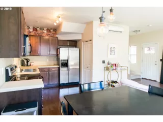 Photo #1: 19289686 Listing