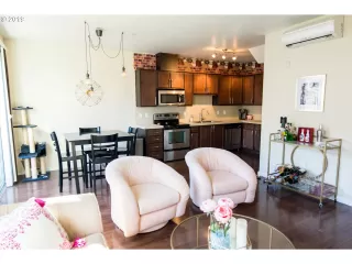 Photo #2: 19289686 Listing