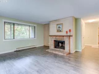 Photo #1: 19293386 Listing