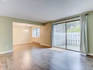 Photo #3: 19293386 Listing