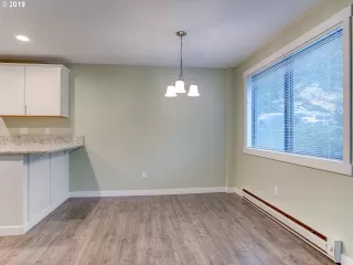 Photo #4: 19293386 Listing