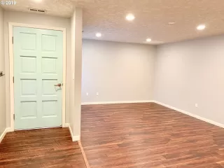 Photo #4: 19295610 Listing