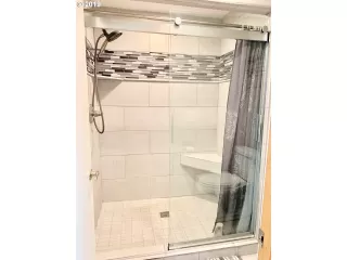 Photo #5: 19295610 Listing