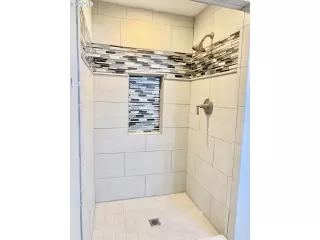 Photo #6: 19295610 Listing