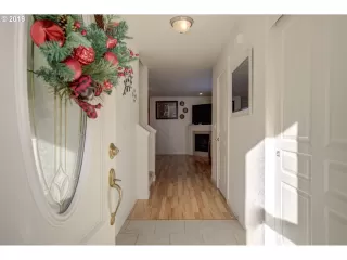 Photo #5: 19300133 Listing