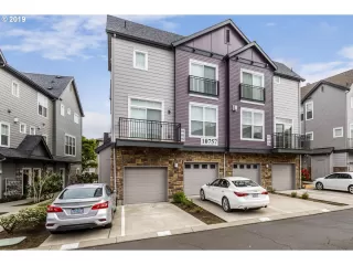 Photo #1: 19302421 Listing