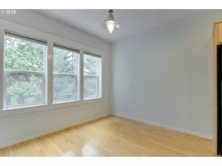 Photo #4: 19303176 Listing 