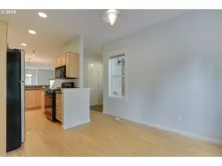 Photo #6: 19303176 Listing 