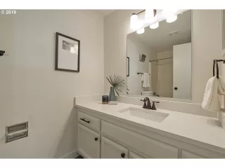 Photo #2: 19308513 Listing